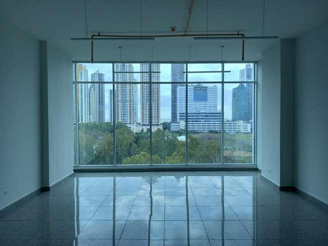 Peninsula Center. Costa del Este. Oficina 75mts terminada $1100.00