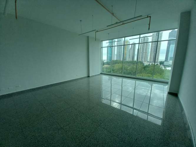 Peninsula Center. Costa del Este. Oficina 75mts terminada $1100.00