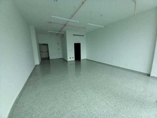Peninsula Center. Costa del Este. Oficina 75mts terminada $1100.00