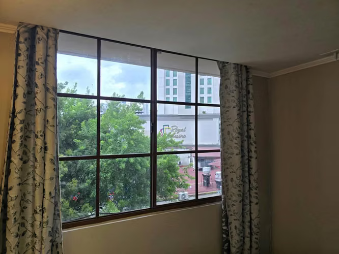 Habitación independiente con cama sencilla y abanico en Obarrio - Imagen 7