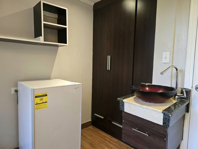 Habitación independiente con cama sencilla y abanico en Obarrio - Imagen 5