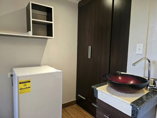 Habitación independiente con cama sencilla y abanico en Obarrio - Imagen 6