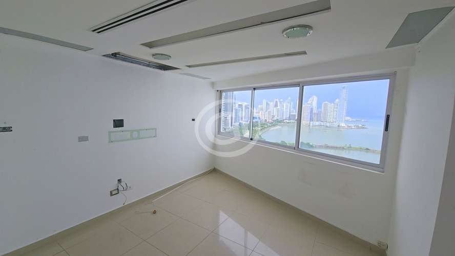 Venta Apartamento Duplex Avenida Balboa Vista al Mar Remate - Imagen 4