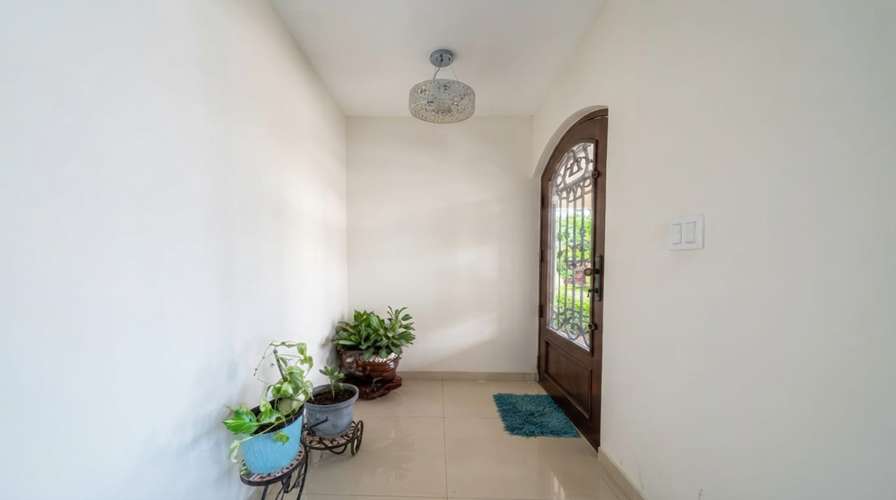 Casa en El Carmen I con 6 parking y remodelada