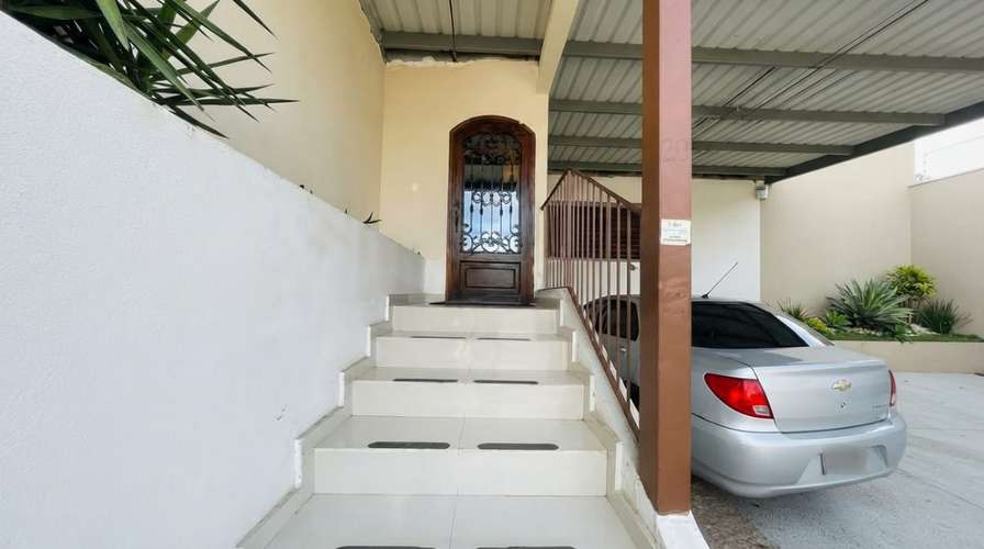 Casa en El Carmen I con 6 parking y remodelada
