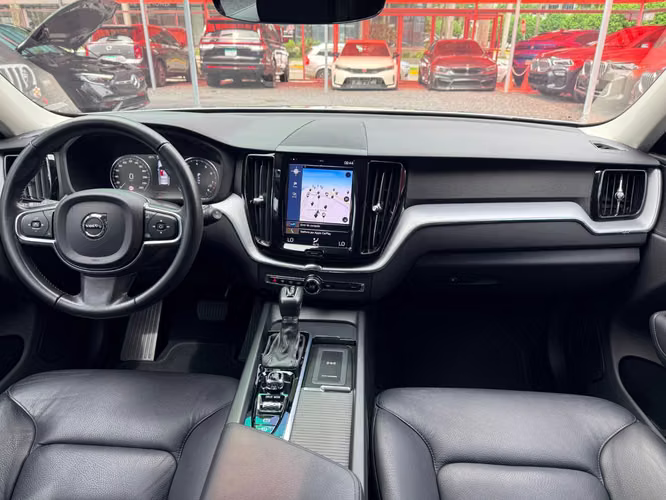 VOLVO XC60 T5 MOMENTUM 2020 - Imagen 5