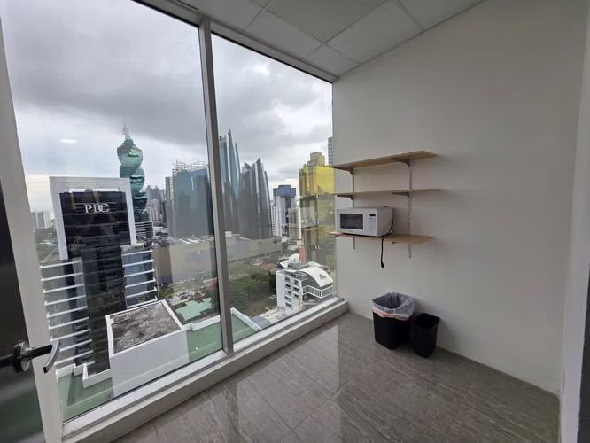 OFICINA AMOBLADA EN SORTIS BUSINESS CENTER 115M2 - Imagen 11