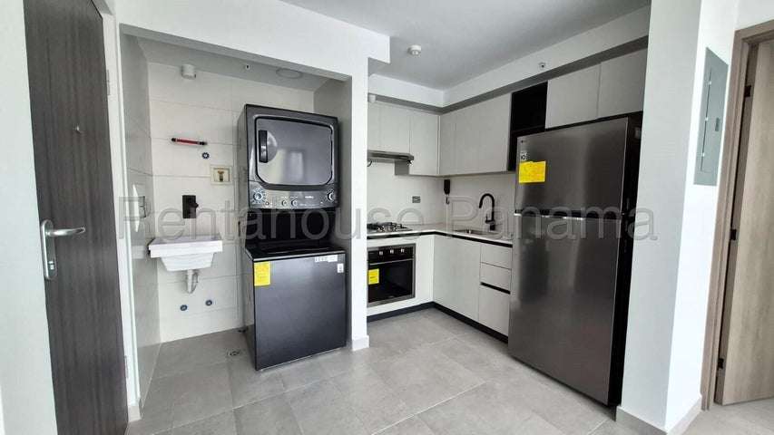 Se alquila apartamento en Carrasquilla GCEA 27-1480