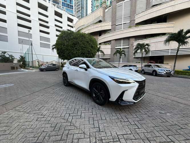 Lexus NX 350h Luxury AWD 2024 - Híbrido - 11300km