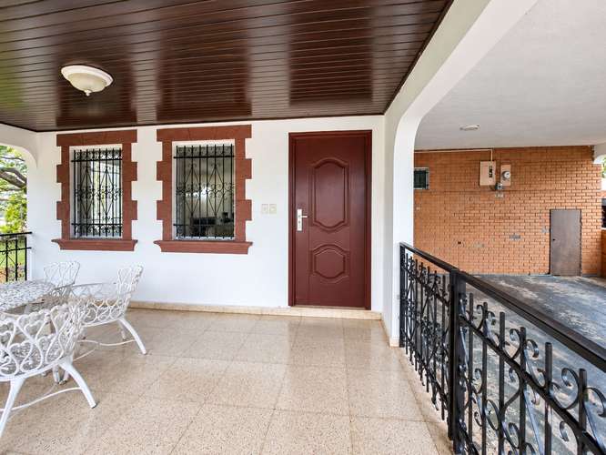 ALQUILER CASA EL DORADO AMOBLADA 700M2 ZONA TRANQUILA CV - Imagen 14