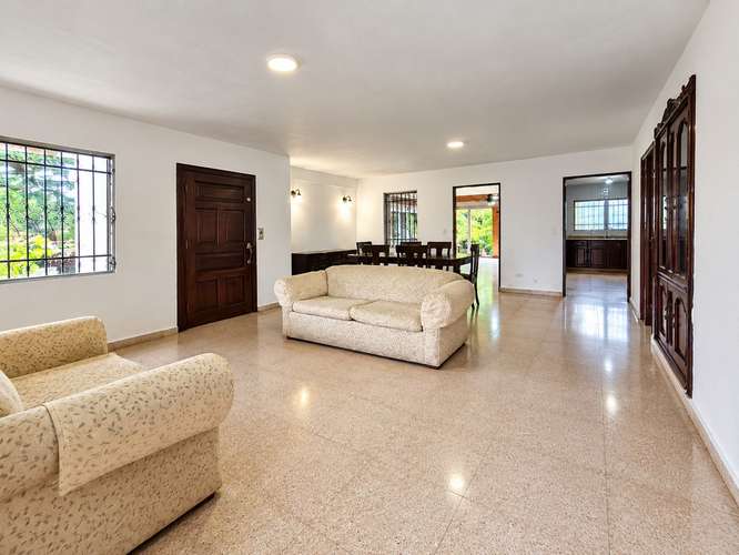 ALQUILER CASA EL DORADO AMOBLADA 700M2 ZONA TRANQUILA CV - Imagen 7