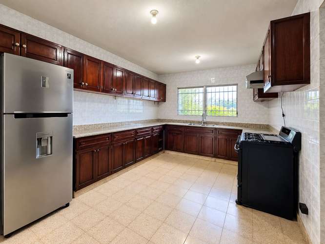 ALQUILER CASA EL DORADO AMOBLADA 700M2 ZONA TRANQUILA CV - Imagen 11