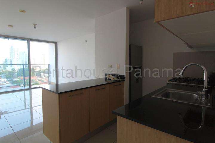 Se alquila apartamento en Carrasquilla GCEA27-2612