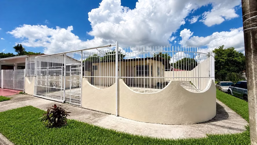 Casa en Venta en La Pulida, Villa Lucre – 298 m² (En Remodelación) - Imagen 2