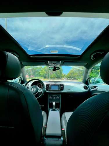 Volkswagen Beetle 2015 EXCELENTE ESTADO  - Imagen 5