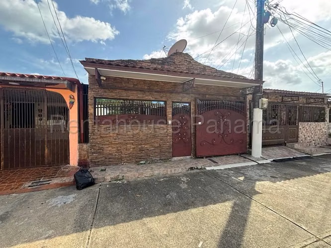 Se Vende Casa en Don Bosco GC27-171