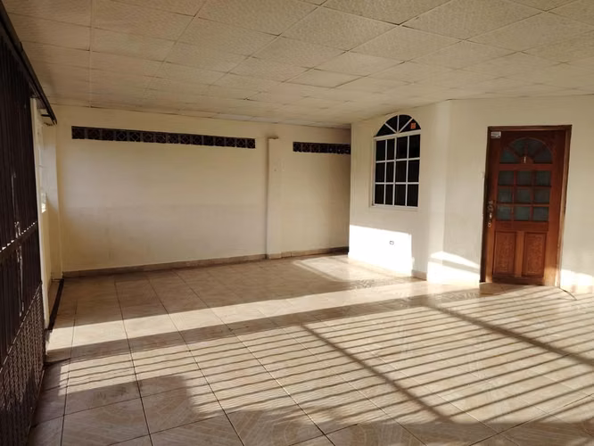 SE VENDE CASA EN VACAMONTE CALLE 7ma 95.000$ negociable  - Imagen 6