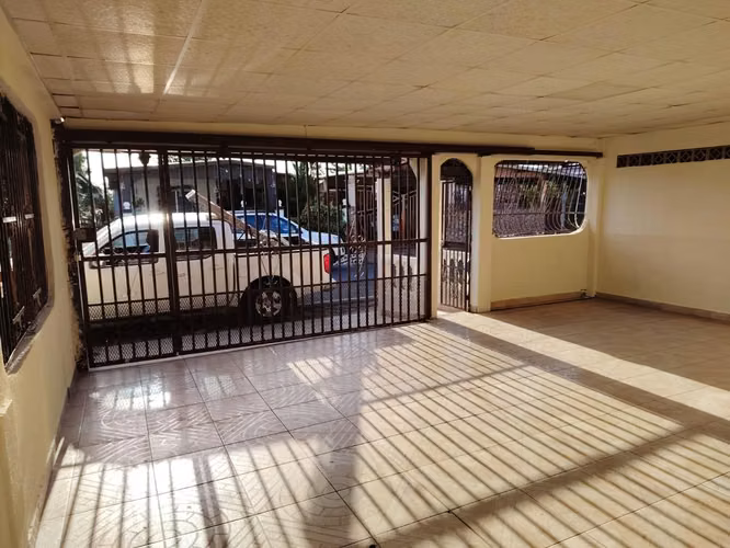 SE VENDE CASA EN VACAMONTE CALLE 7ma 95.000$ negociable  - Imagen 7