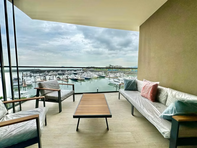Alquiler exclusivo en Ocean Reef: lujoso apartamento frente al mar en P.H. Casa del Mar - Imagen 4