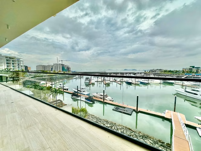 Alquiler exclusivo en Ocean Reef: lujoso apartamento frente al mar en P.H. Casa del Mar - Imagen 3