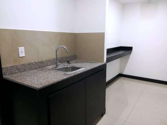 Alquiler de Oficina en Calle 50 KA27-2498 (NO BROKERS)