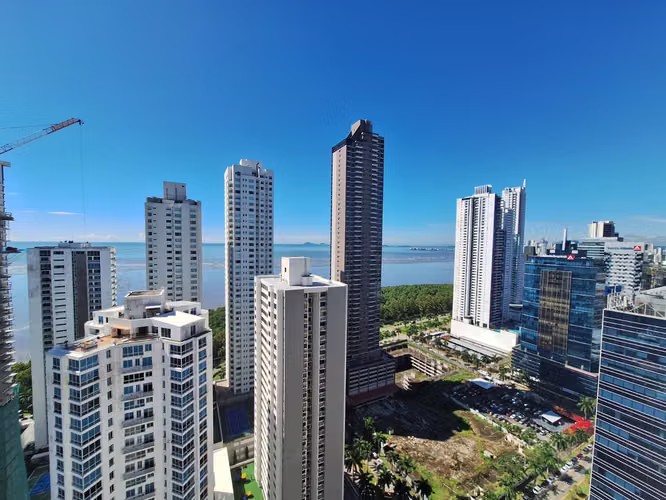 ALQUILER APARTAMENTO AMOBLADO PARQUE DEL MAR II 202M2 - Imagen 6