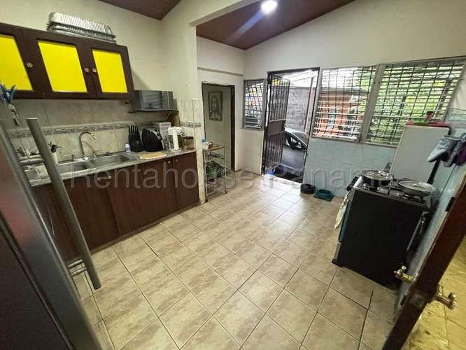Casa con Anexo en Venta en Pueblo Nuevo KC