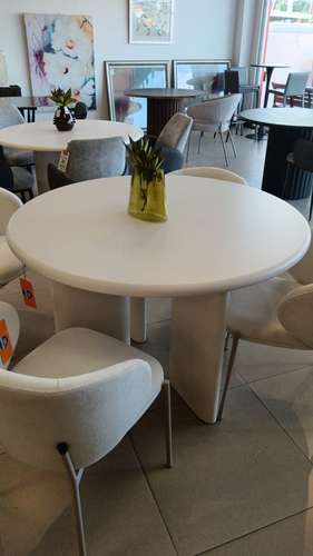 Mesa de comedor blanca  - Imagen 2