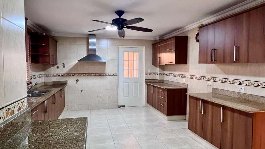 VENTA DE CASA EN RAINFOREST VILLA  - Imagen 5