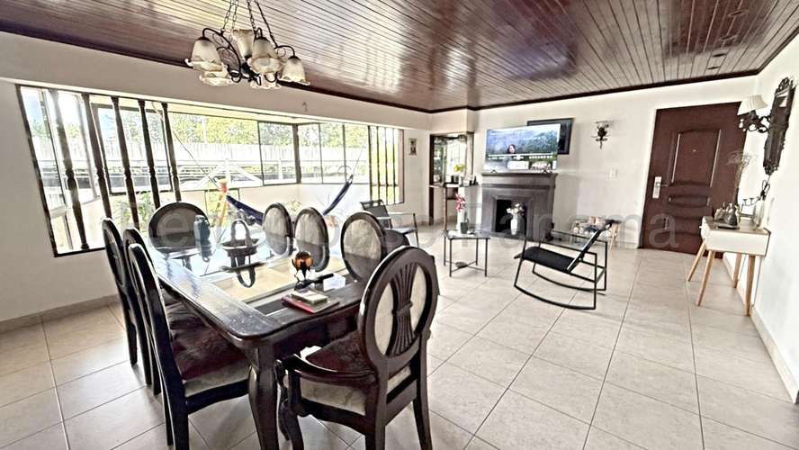 Venta de apartamento en Hato Pintado AK - Imagen 1