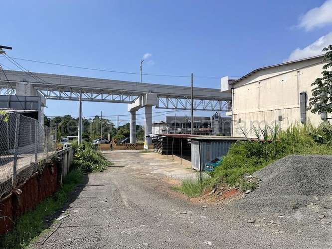 Venta de terreno en Vista Alegre AK - Imagen 4