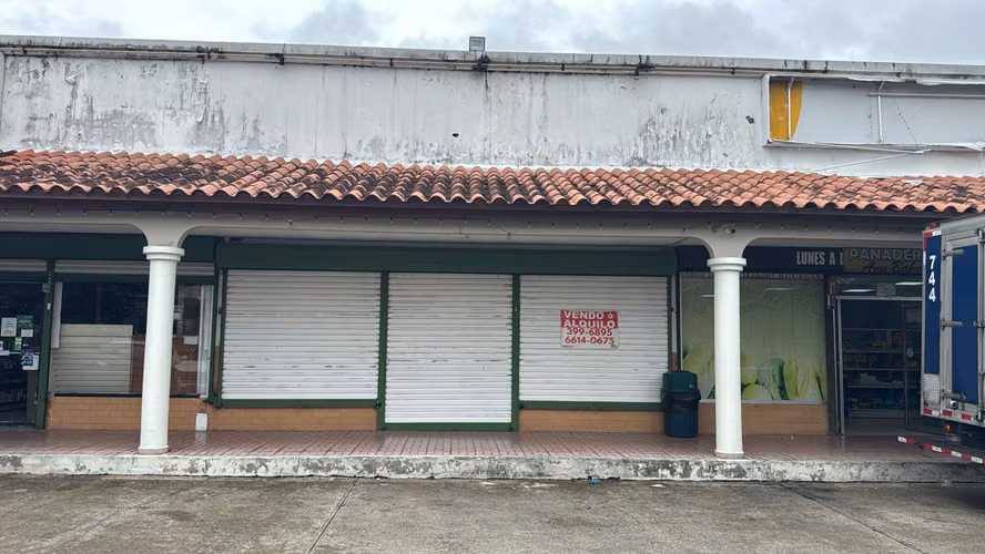 VENDO LOCAL BRISAS DEL GOLF GALERIA POR LA ESTACION EL PUMA  - Imagen 13