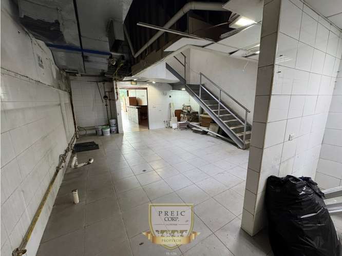 Alquilo local comercial en Plaza de Obarrio L.T