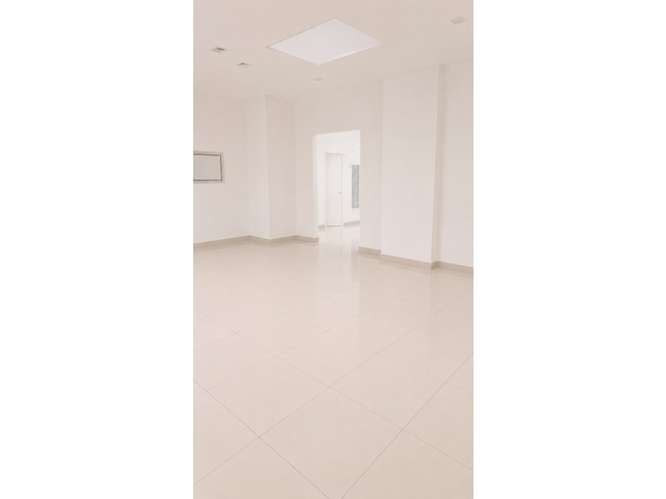 COLON / ZONA LIBRE / EDIFICIO COMERCIAL / 630M / 3 LOCALES / 2 NIVELES - Imagen 9