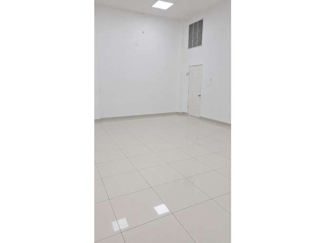 COLON / ZONA LIBRE / EDIFICIO COMERCIAL / 630M / 3 LOCALES / 2 NIVELES - Imagen 16