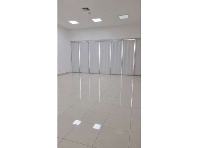 COLON / ZONA LIBRE / EDIFICIO COMERCIAL / 630M / 3 LOCALES / 2 NIVELES - Imagen 3