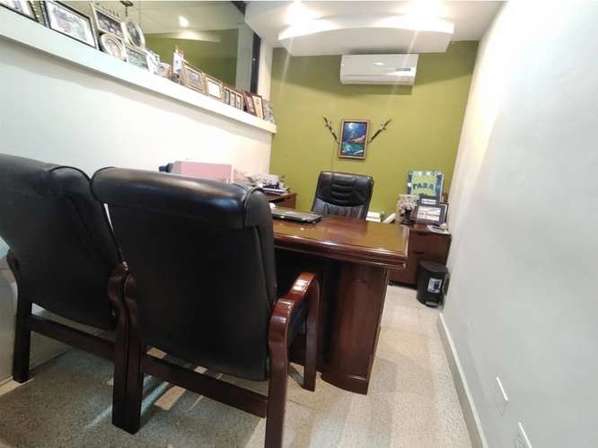 EDIFICIO DE OFICINAS EN VENTA EN URBANIZACIÓN EL CARMEN