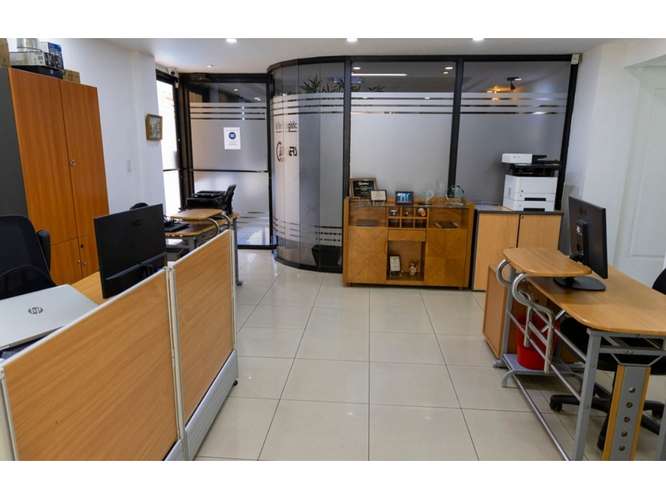 EDIFICIO DE OFICINAS EN VENTA EN URBANIZACIÓN EL CARMEN