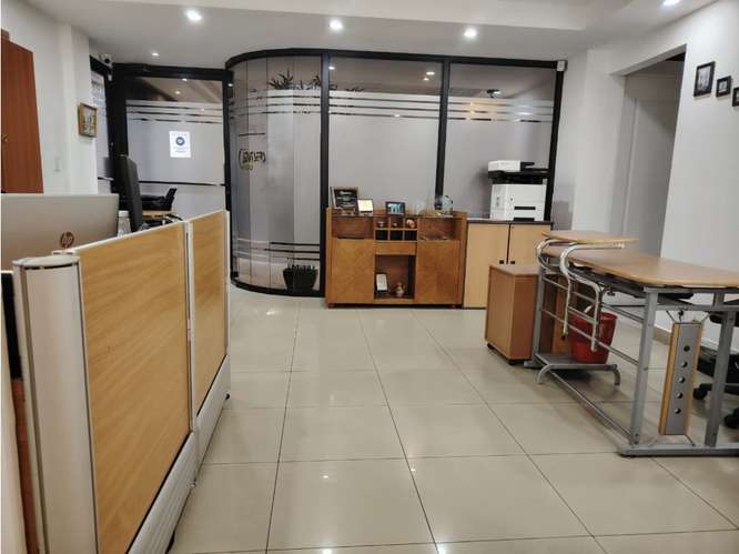 EDIFICIO DE OFICINAS EN VENTA EN URBANIZACIÓN EL CARMEN
