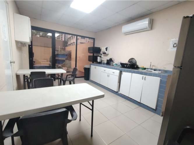 EDIFICIO DE OFICINAS EN VENTA EN URBANIZACIÓN EL CARMEN