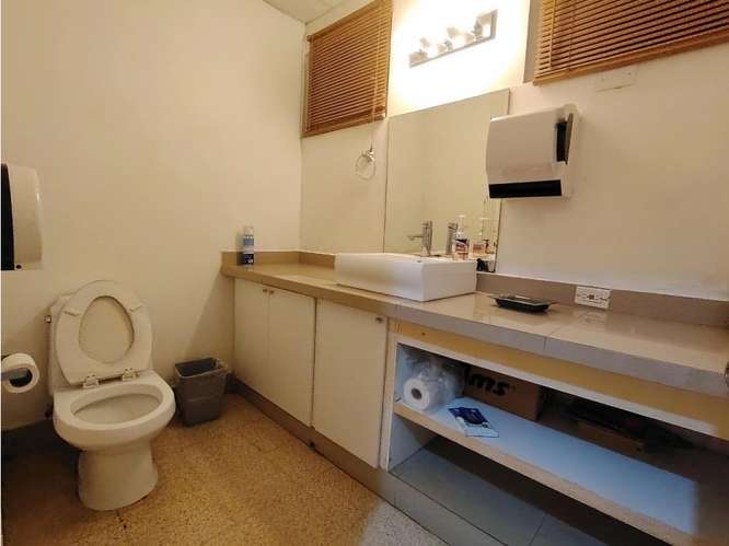 EDIFICIO DE OFICINAS EN VENTA EN URBANIZACIÓN EL CARMEN