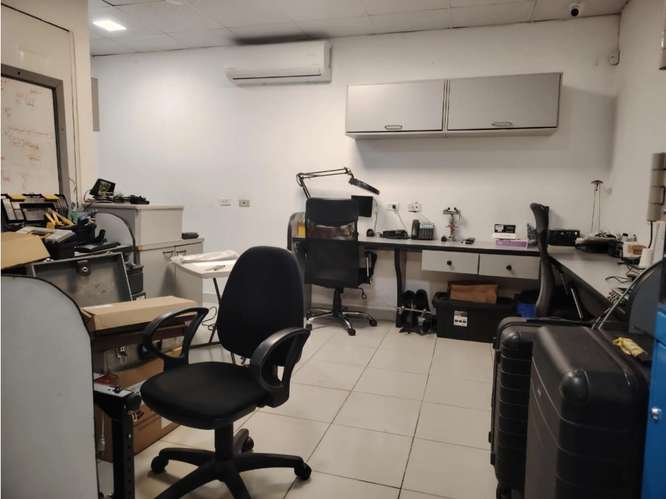 EDIFICIO DE OFICINAS EN VENTA EN URBANIZACIÓN EL CARMEN