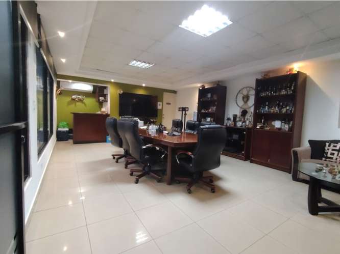 EDIFICIO DE OFICINAS EN VENTA EN URBANIZACIÓN EL CARMEN