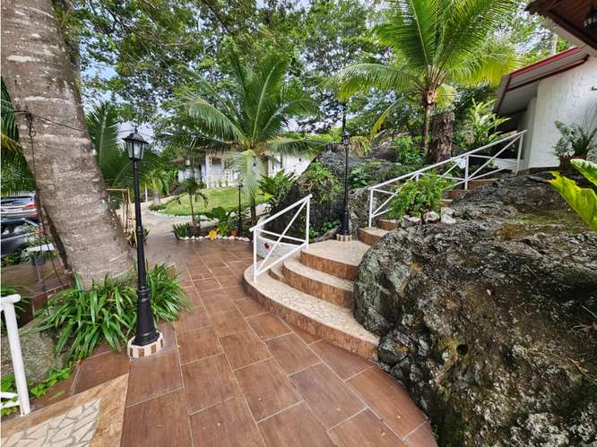 FINCA EN VENTA CON TRES CASAS Y CASA CLUB EN EL ESPAVE