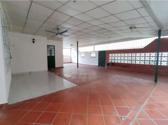 SE VENDE CASA EN VILLA LUCRE