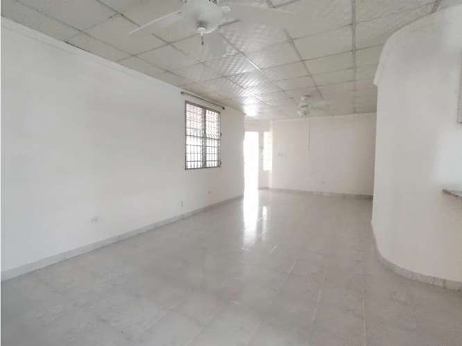 SE VENDE CASA EN VILLA LUCRE