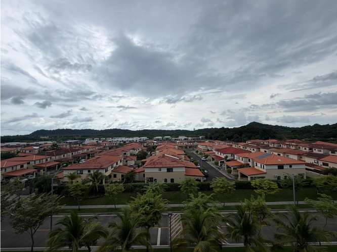 Apartamento con Vista en PH Midrise, Woodlands, Panamá Pacífico