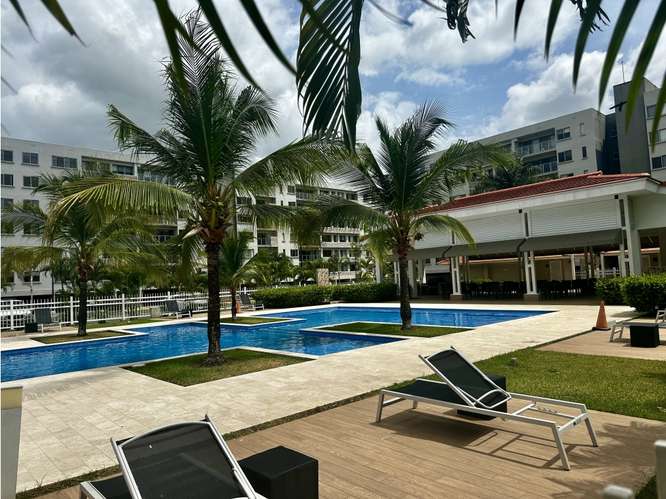 Apartamento con Vista en PH Midrise, Woodlands, Panamá Pacífico