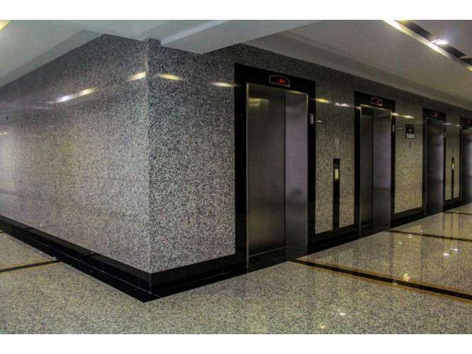 Venta o alquiler de oficina de 108 mts/ Torre Bicsa - Imagen 10