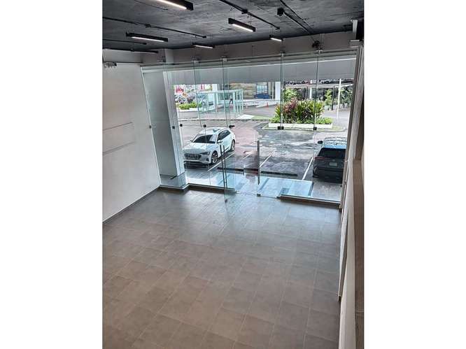 Alquiler de local a estrenar de 217 mts en Via Brasil/ City Plaza - Imagen 3